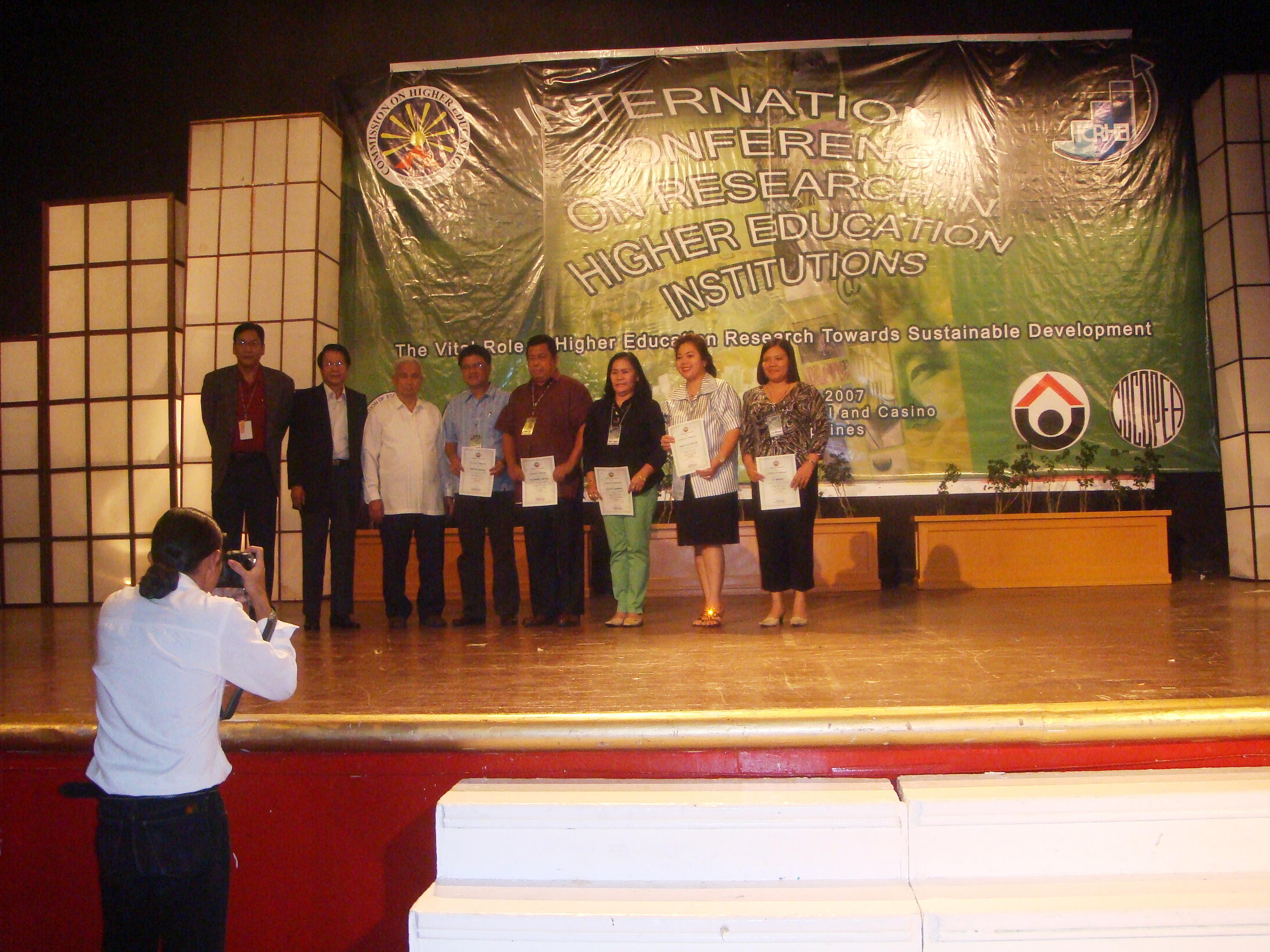 awarding of certificates for the speakers